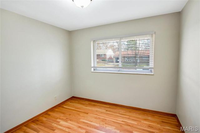 1011 Chartres Avenue, St Louis, MO 63132