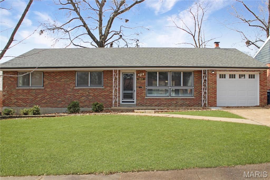 1011 Chartres Avenue, St Louis, MO 63132