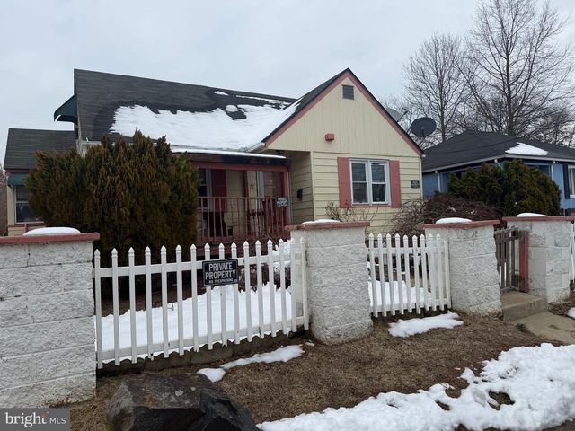 28 W ALMOND ST, Vineland, NJ 08360