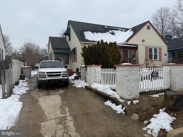 28 W ALMOND ST, Vineland, NJ 08360