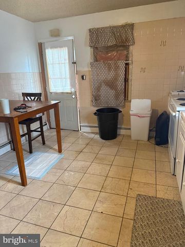 28 W ALMOND ST, Vineland, NJ 08360