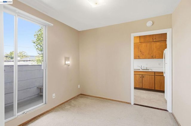 1718 Alameda Ave, Alameda, CA 94501