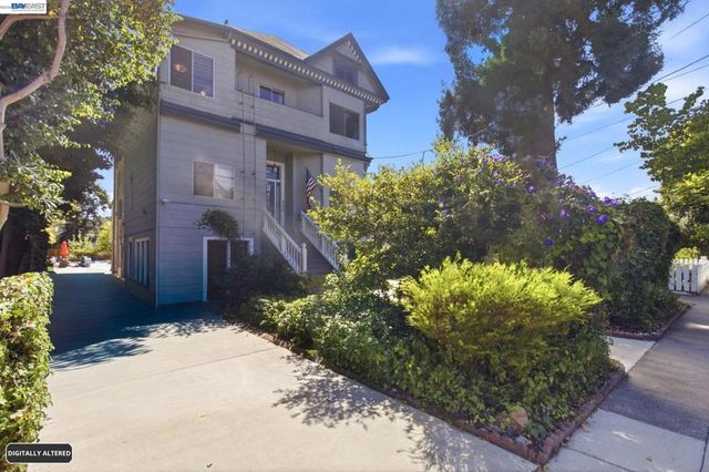 1718 Alameda Ave, Alameda, CA 94501