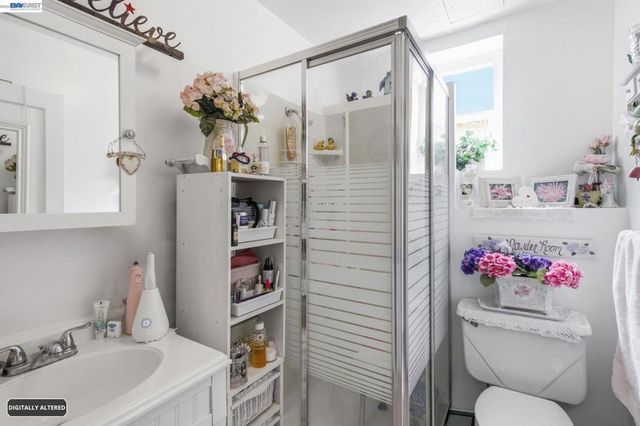 1718 Alameda Ave, Alameda, CA 94501
