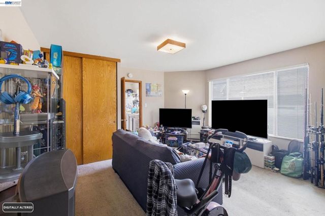 1718 Alameda Ave, Alameda, CA 94501