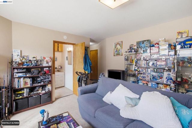 1718 Alameda Ave, Alameda, CA 94501