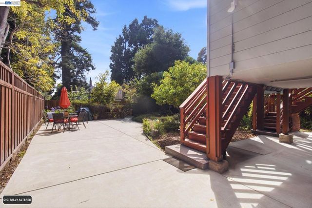 1718 Alameda Ave, Alameda, CA 94501