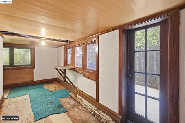 1718 Alameda Ave, Alameda, CA 94501