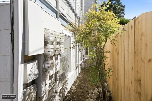 1718 Alameda Ave, Alameda, CA 94501