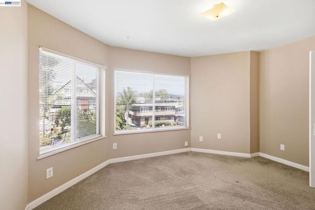 1718 Alameda Ave, Alameda, CA 94501