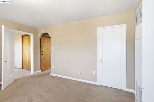 1718 Alameda Ave, Alameda, CA 94501