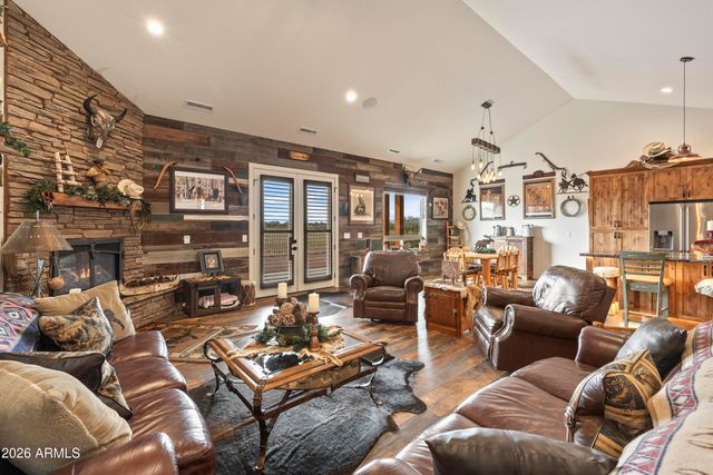 1399 E Western Way, Paulden, AZ 86334