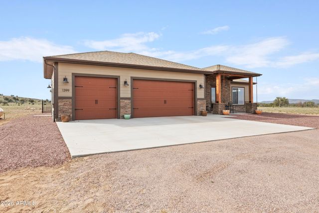 1399 E Western Way, Paulden, AZ 86334
