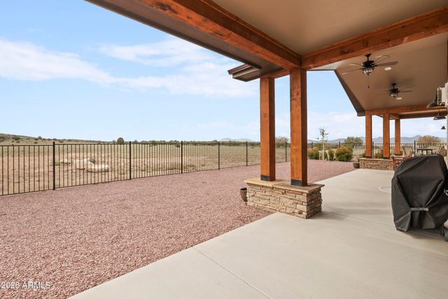 1399 E Western Way, Paulden, AZ 86334