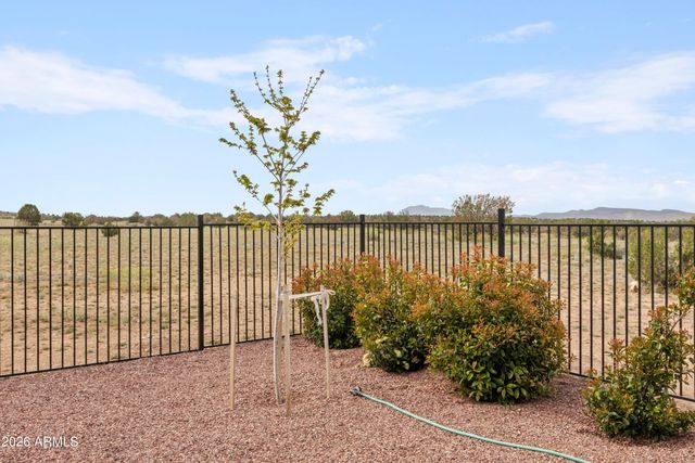 1399 E Western Way, Paulden, AZ 86334