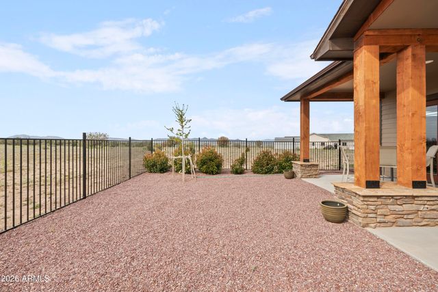 1399 E Western Way, Paulden, AZ 86334