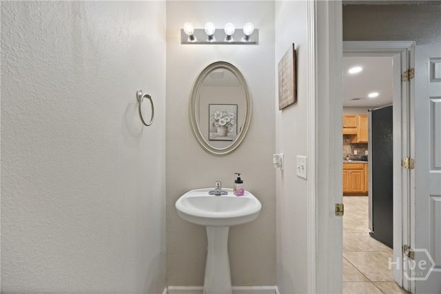 2 Willow Lakes Drive, Savannah, GA 31419