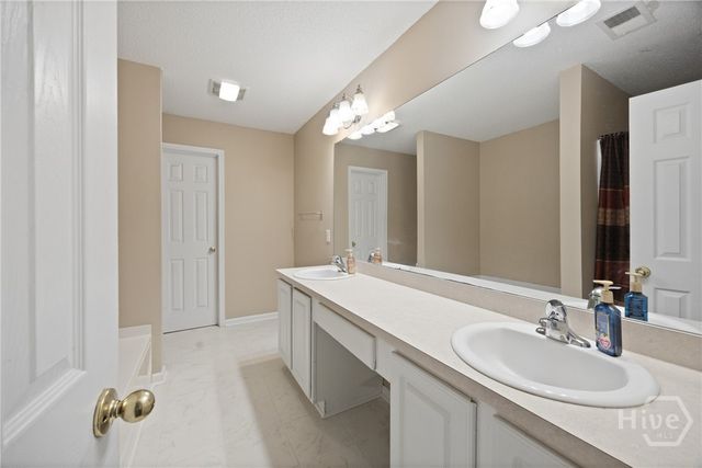 2 Willow Lakes Drive, Savannah, GA 31419