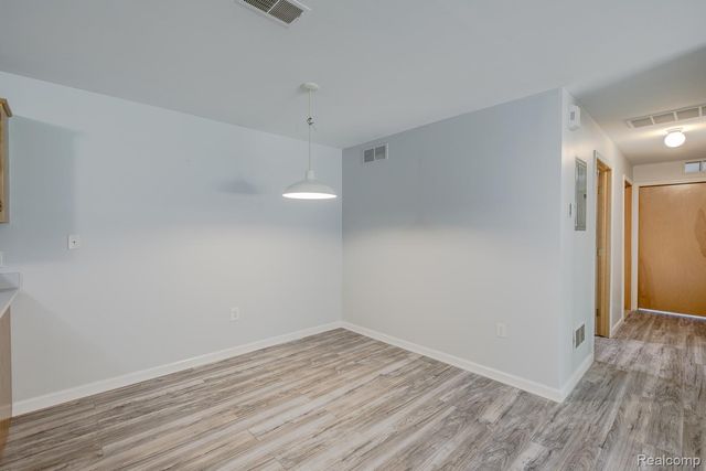2154 Frazho Road, Warren, MI 48091