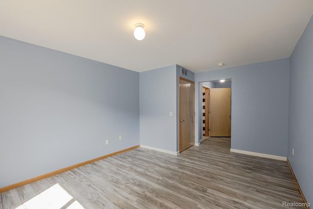 2154 Frazho Road, Warren, MI 48091