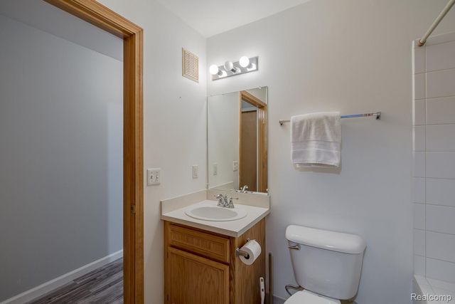 2154 Frazho Road, Warren, MI 48091