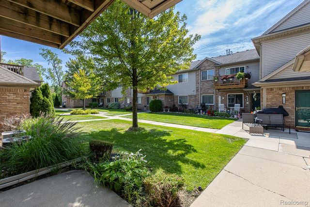 2154 Frazho Road, Warren, MI 48091