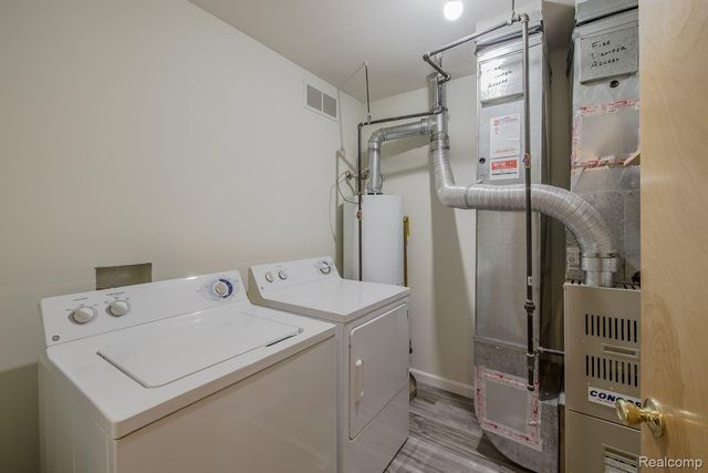 2154 Frazho Road, Warren, MI 48091