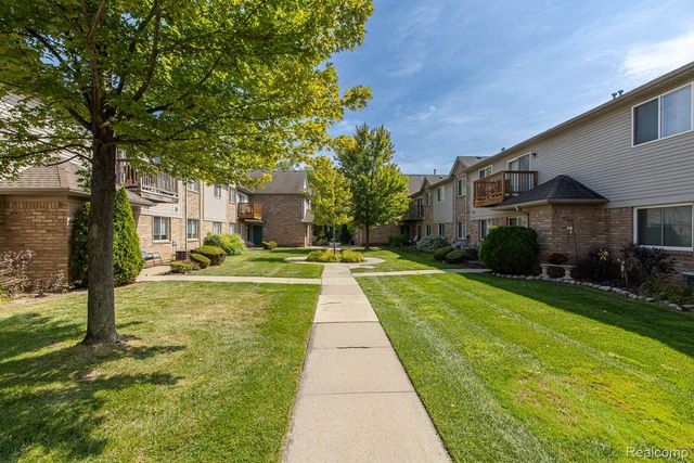 2154 Frazho Road, Warren, MI 48091