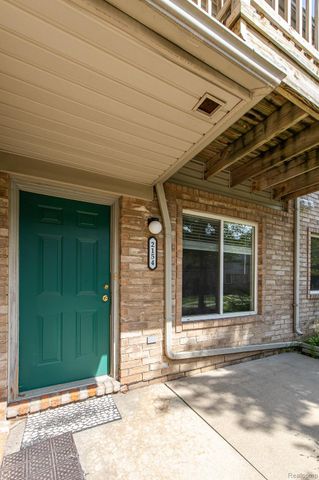2154 Frazho Road, Warren, MI 48091