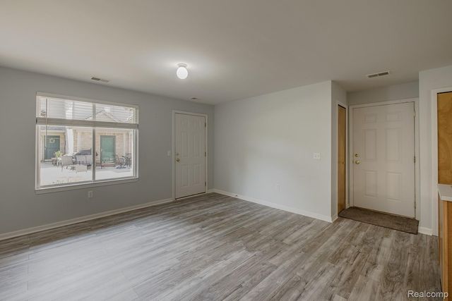 2154 Frazho Road, Warren, MI 48091