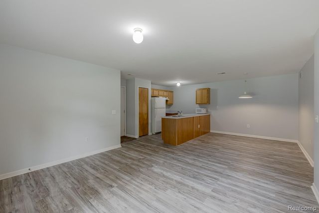 2154 Frazho Road, Warren, MI 48091