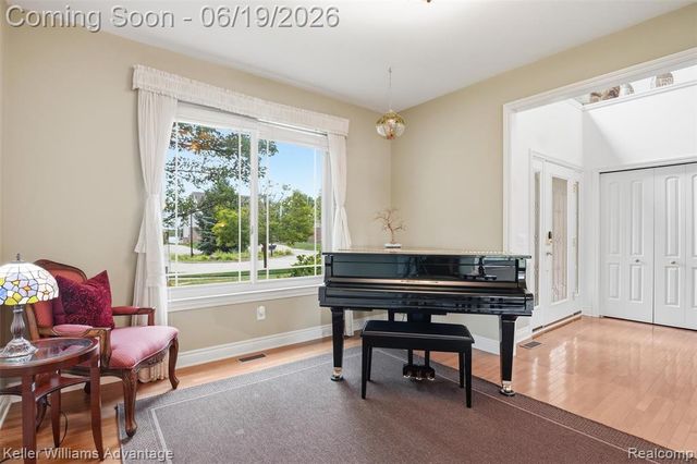 49354 Peninsular Drive, Belleville, MI 48111