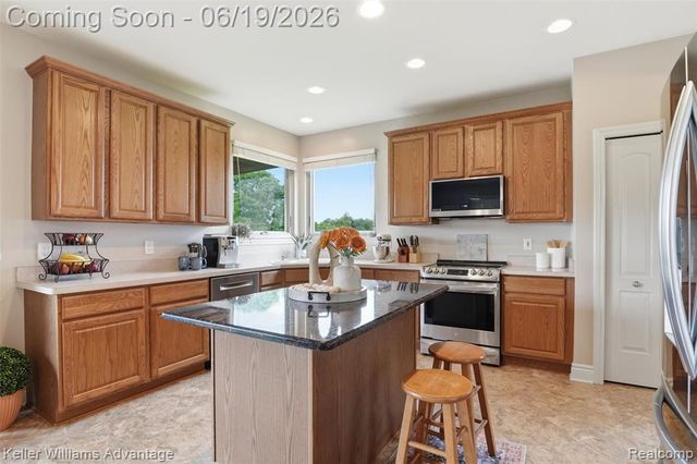 49354 Peninsular Drive, Belleville, MI 48111