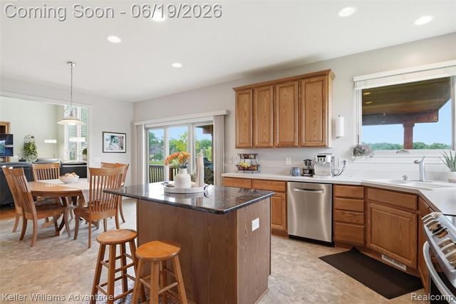 49354 Peninsular Drive, Belleville, MI 48111