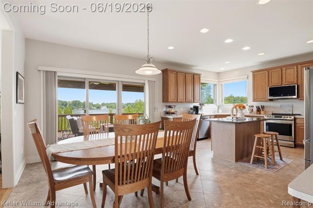 49354 Peninsular Drive, Belleville, MI 48111