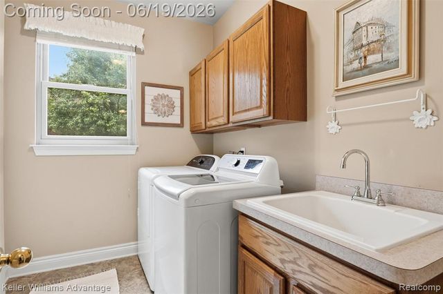 49354 Peninsular Drive, Belleville, MI 48111