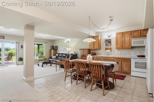 49354 Peninsular Drive, Belleville, MI 48111