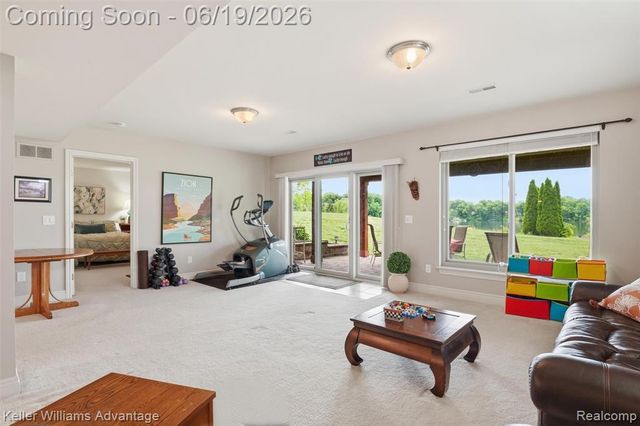 49354 Peninsular Drive, Belleville, MI 48111