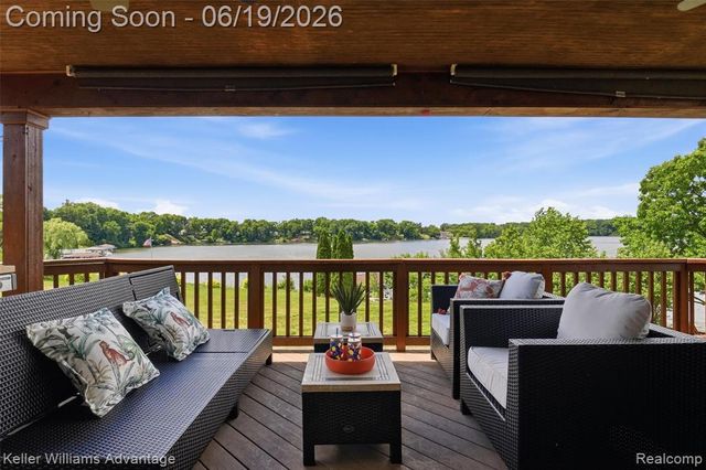 49354 Peninsular Drive, Belleville, MI 48111