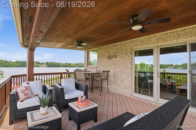 49354 Peninsular Drive, Belleville, MI 48111