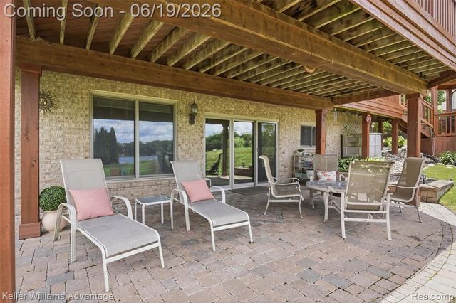 49354 Peninsular Drive, Belleville, MI 48111