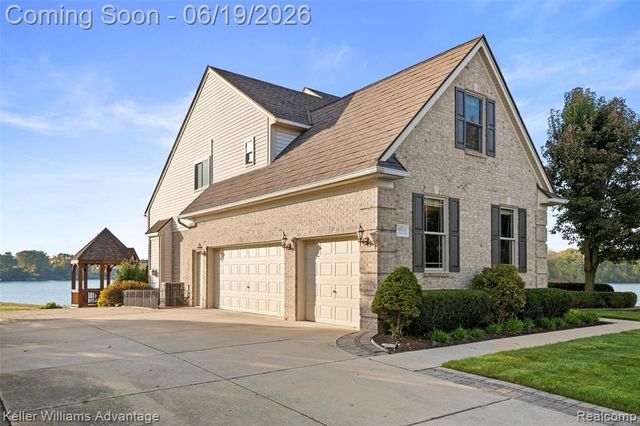 49354 Peninsular Drive, Belleville, MI 48111