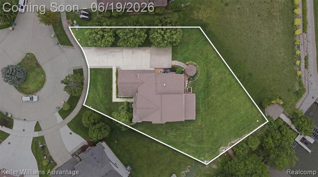 49354 Peninsular Drive, Belleville, MI 48111