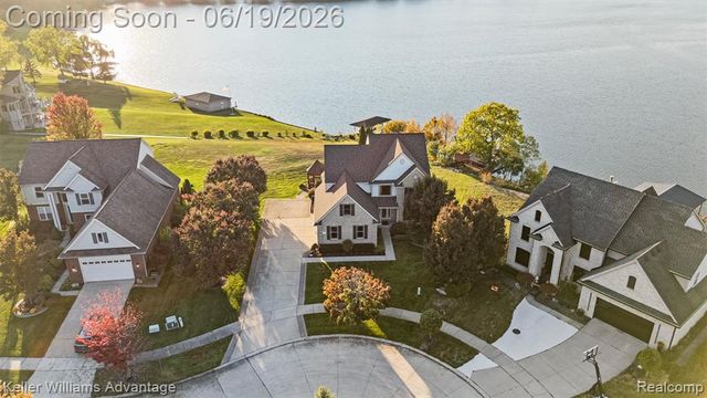 49354 Peninsular Drive, Belleville, MI 48111