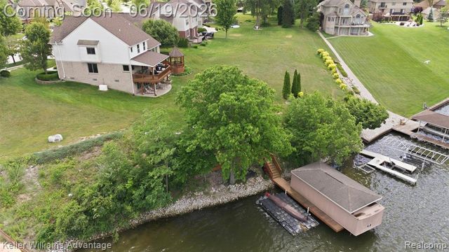 49354 Peninsular Drive, Belleville, MI 48111