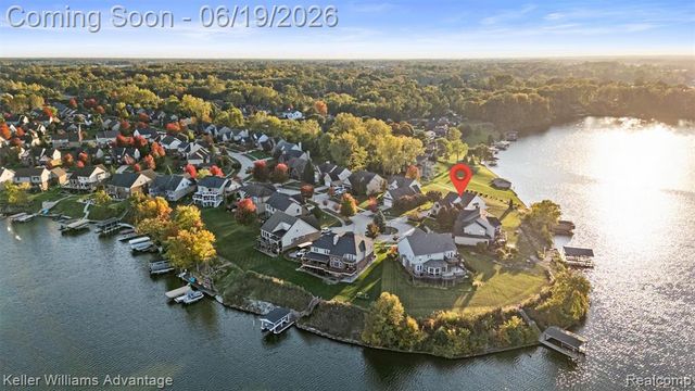 49354 Peninsular Drive, Belleville, MI 48111