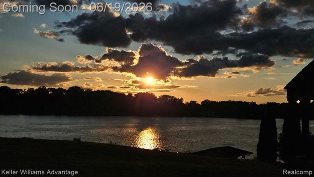 49354 Peninsular Drive, Belleville, MI 48111