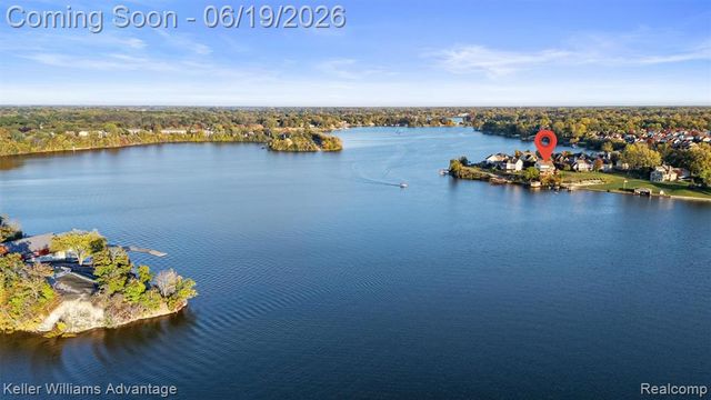 49354 Peninsular Drive, Belleville, MI 48111