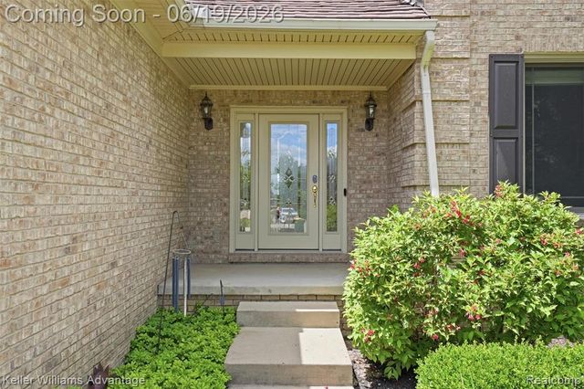 49354 Peninsular Drive, Belleville, MI 48111