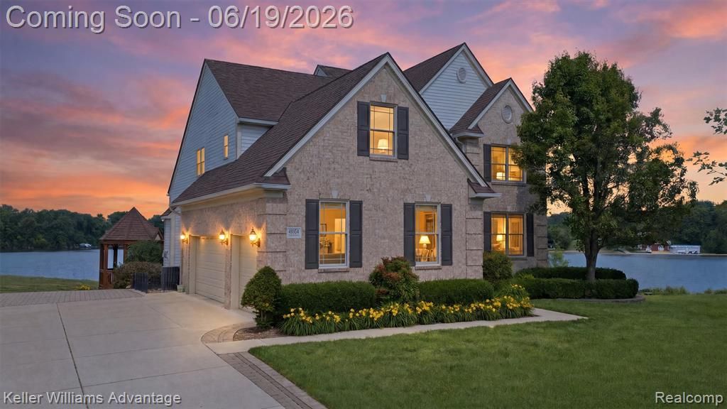 49354 Peninsular Drive, Belleville, MI 48111